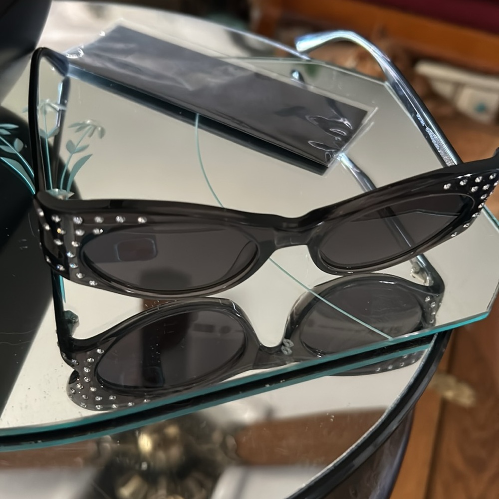 McQ by Alexander McQueen Wing Studded Sunglasses - Picture 11 of 13